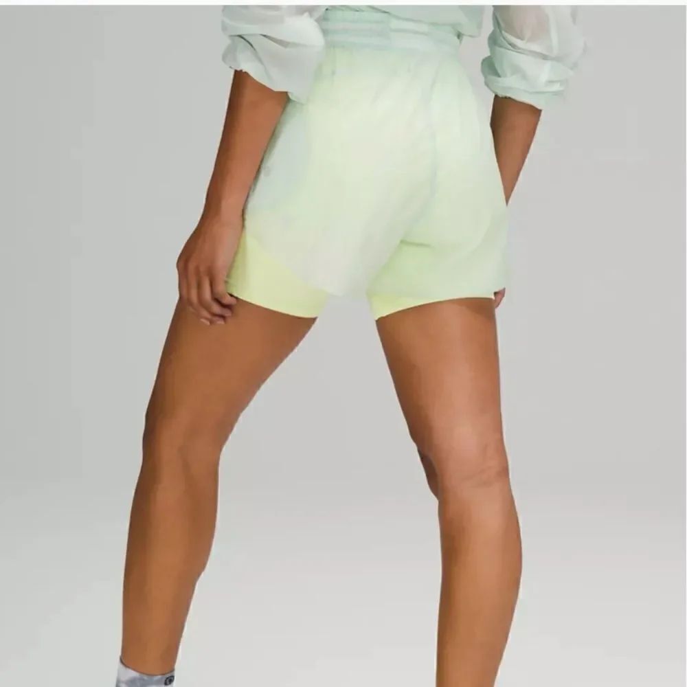 - Lululemon Step Out High-Rise Short 3" - Picture 4 of 12